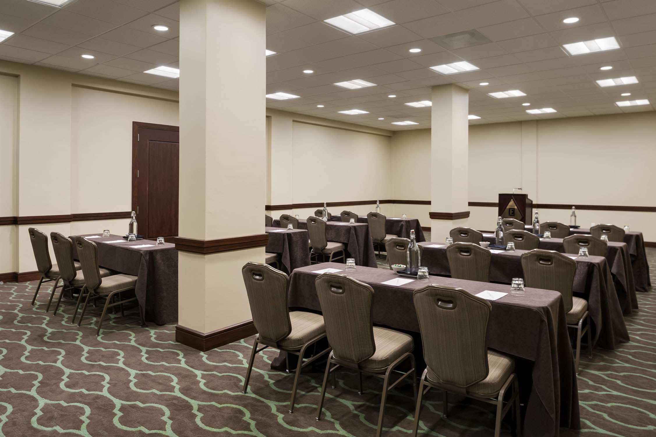 Embassy Suites By Hilton Dallas Market Center Business billede