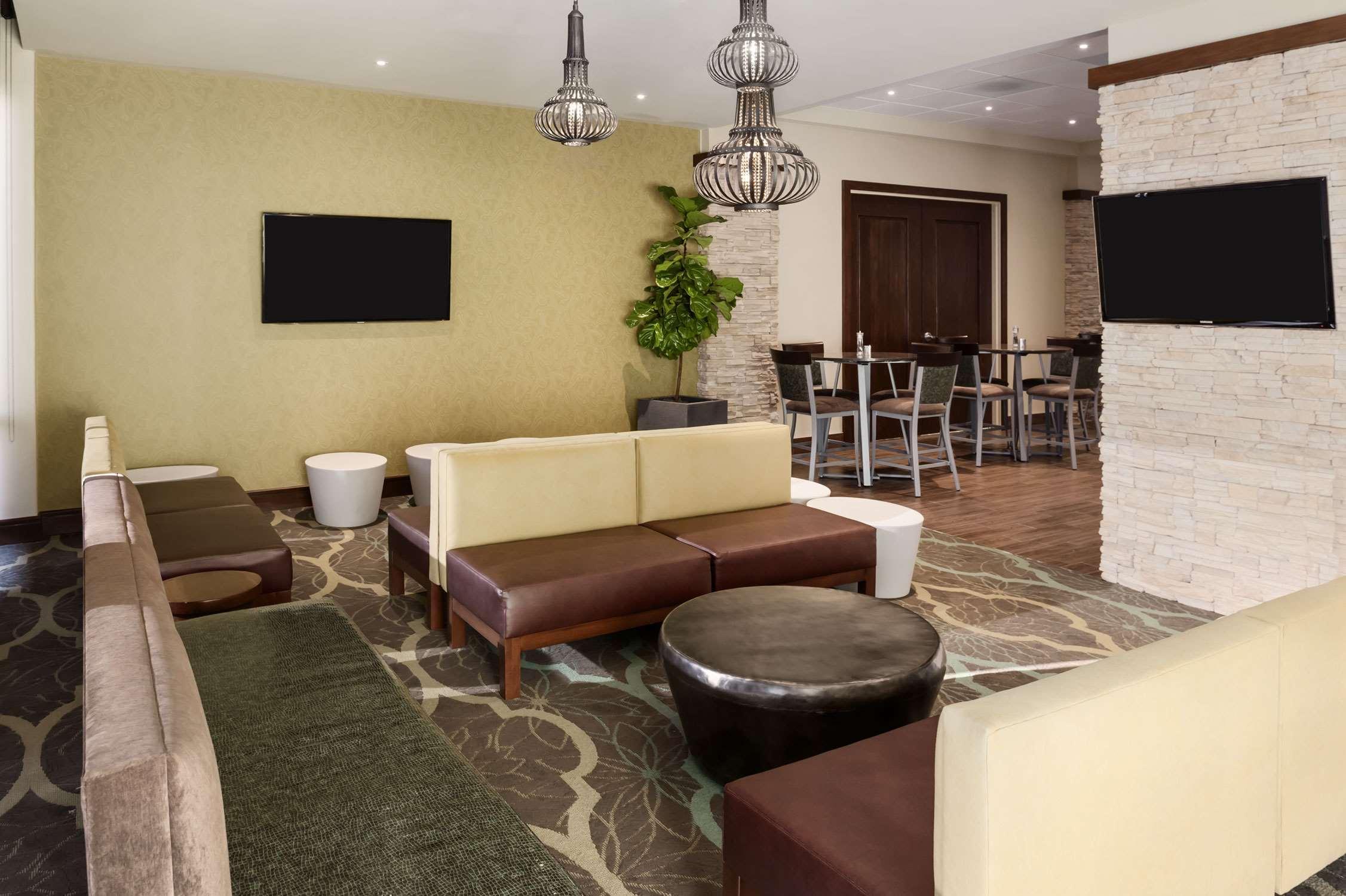 Embassy Suites By Hilton Dallas Market Center Restaurant billede