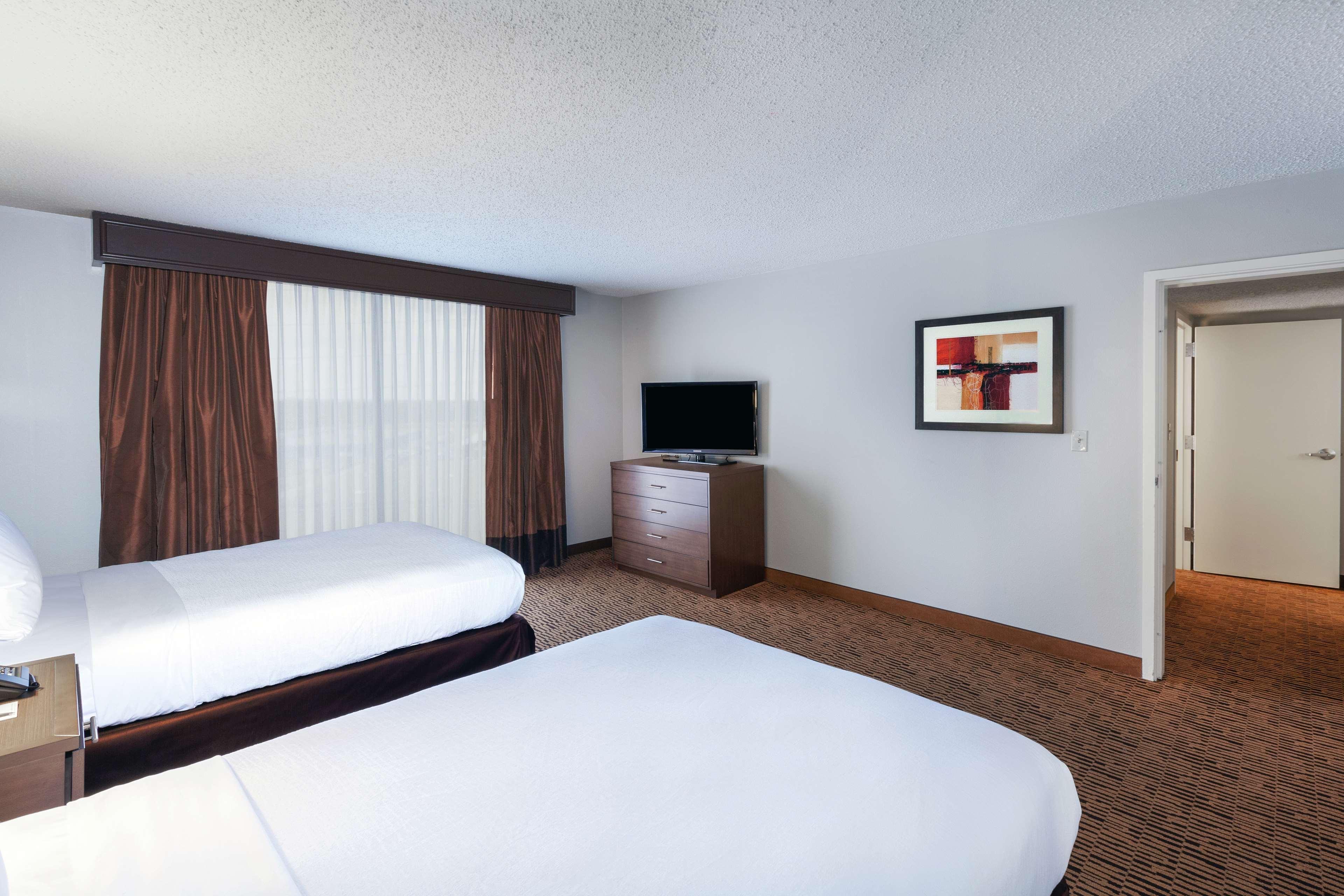 Embassy Suites By Hilton Dallas Market Center Eksteriør billede