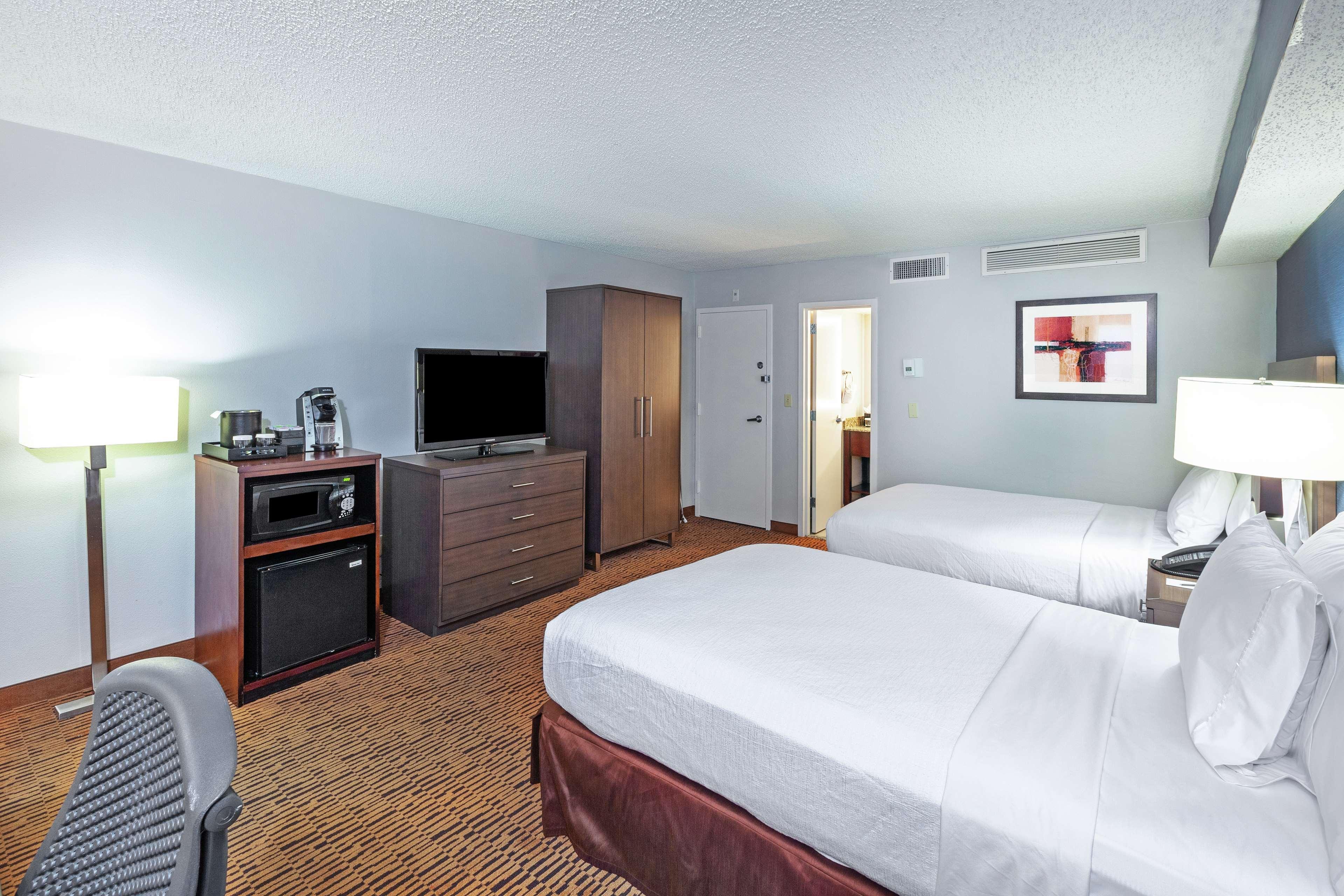 Embassy Suites By Hilton Dallas Market Center Eksteriør billede