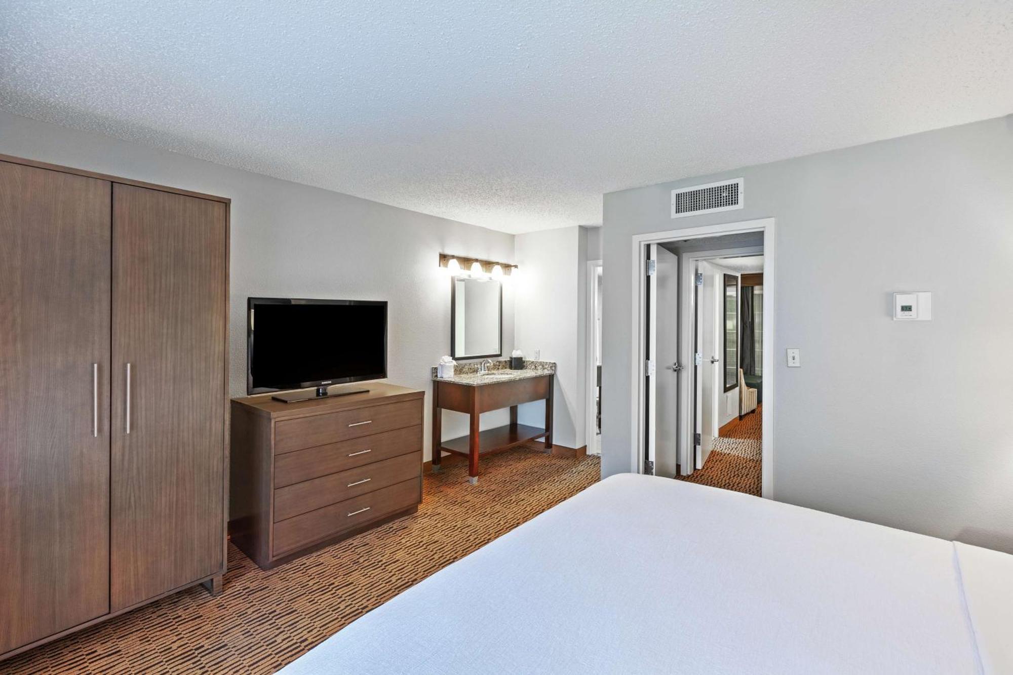Embassy Suites By Hilton Dallas Market Center Eksteriør billede