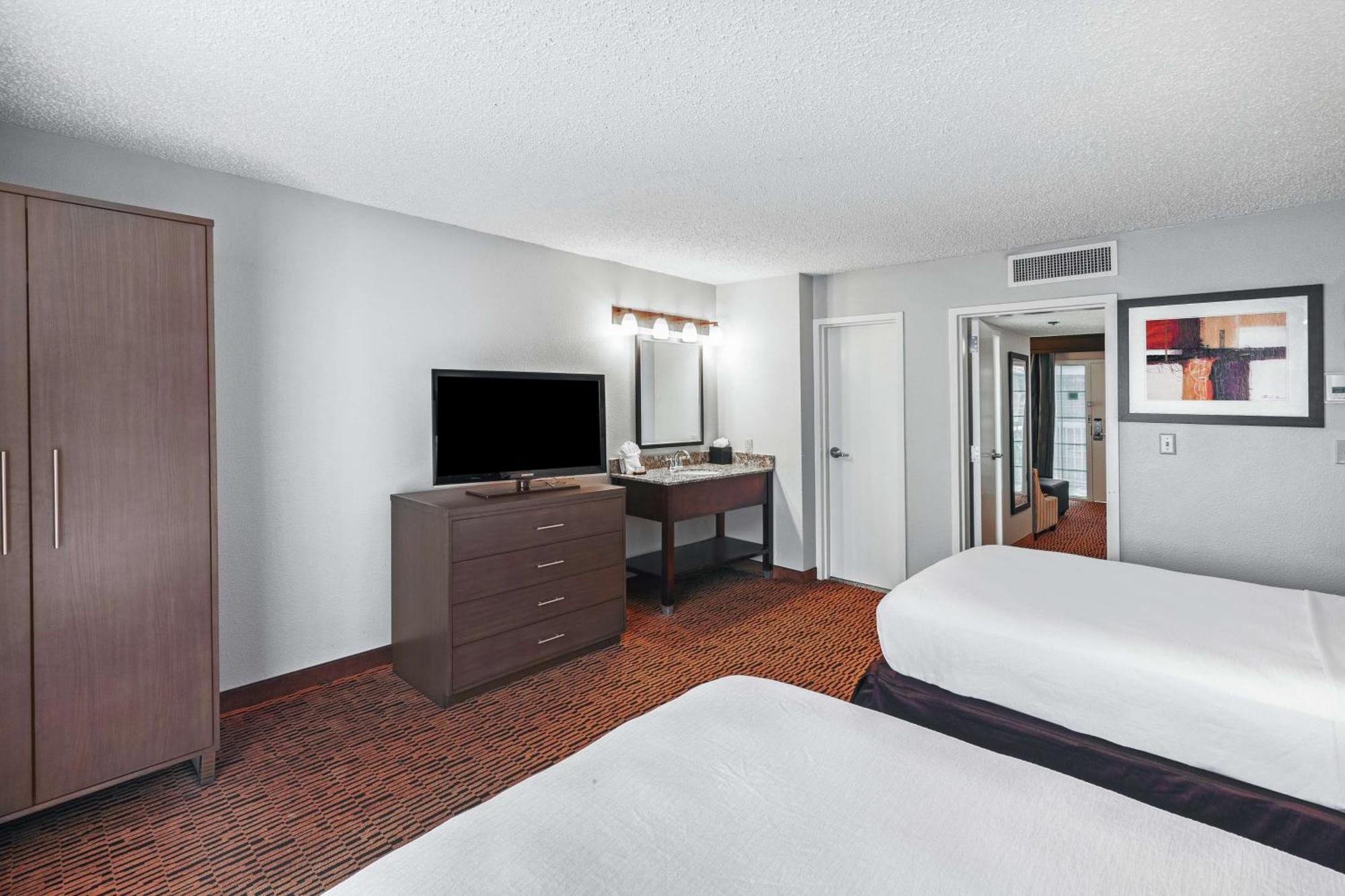 Embassy Suites By Hilton Dallas Market Center Eksteriør billede