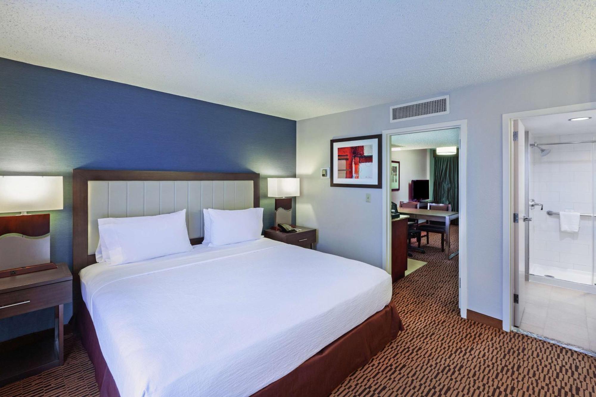 Embassy Suites By Hilton Dallas Market Center Eksteriør billede