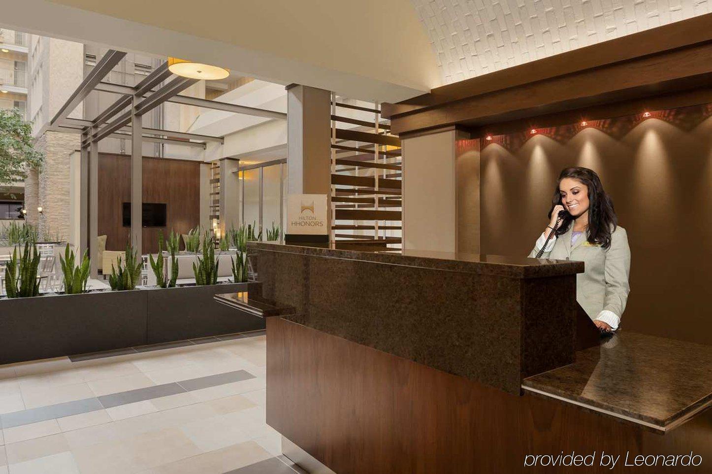 Embassy Suites By Hilton Dallas Market Center Interiør billede