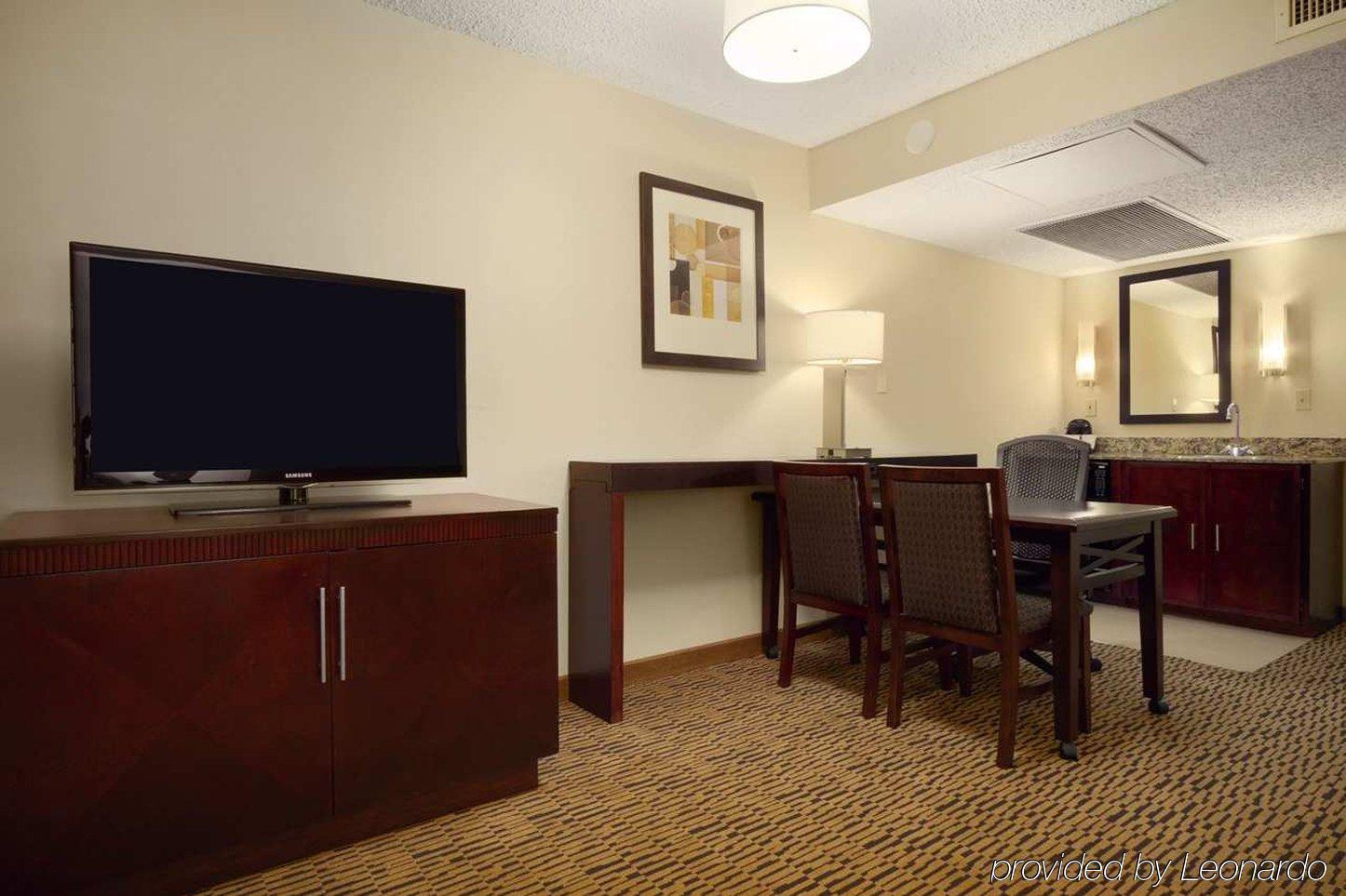 Embassy Suites By Hilton Dallas Market Center Værelse billede